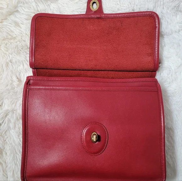 SOLD!! Red Vintage Coach Willis Bag #9927 - Picture 6 of 9